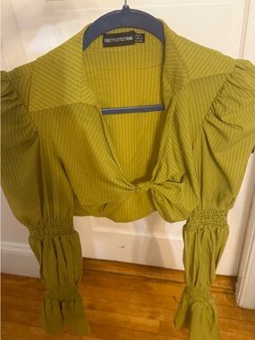 PrettyLittleThing Olive Tie-Front Puff Sleeve Crop Top